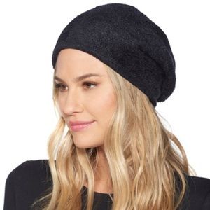 NWOT Barefoot Dreams beanie